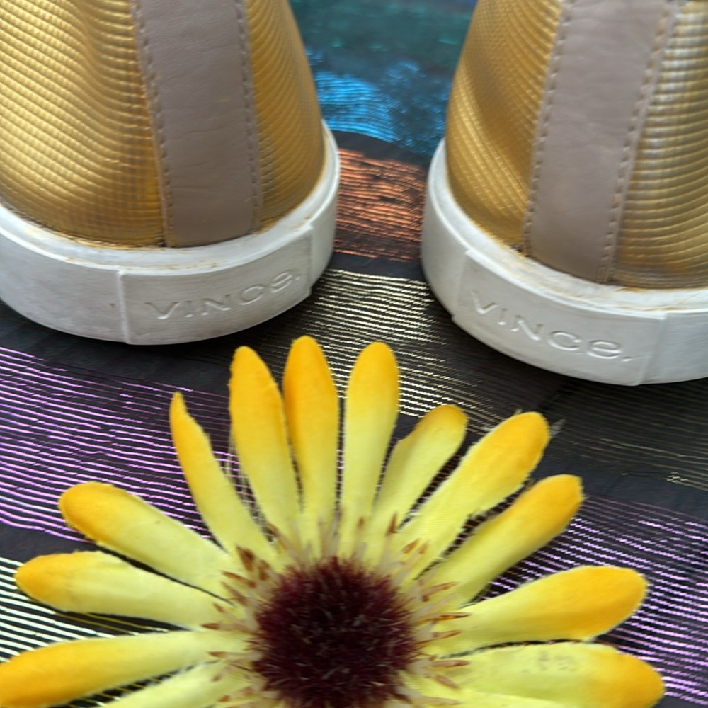 🩷 VINCE; Perforated Leather Blair Slip-On Sneaker in Metallic Gold; Wm. Sz. 9! - Picture 4 of 11